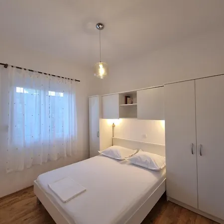 Em Apartman Makarska