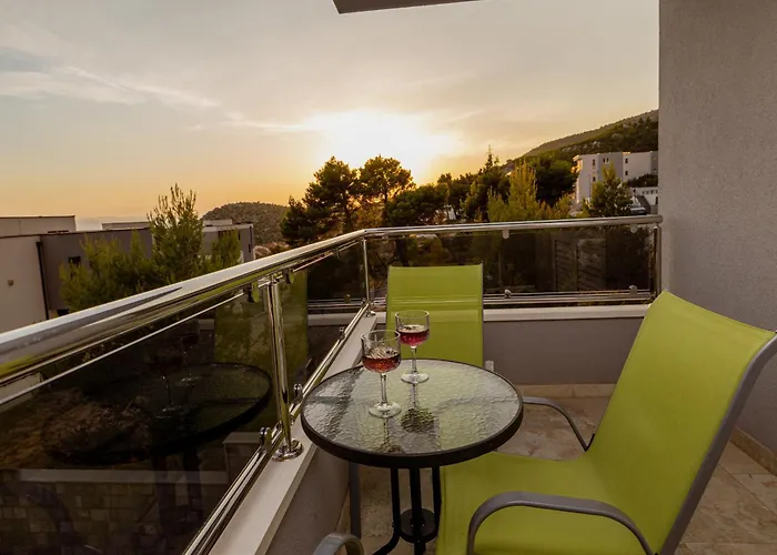 Em 公寓 马卡尔斯卡