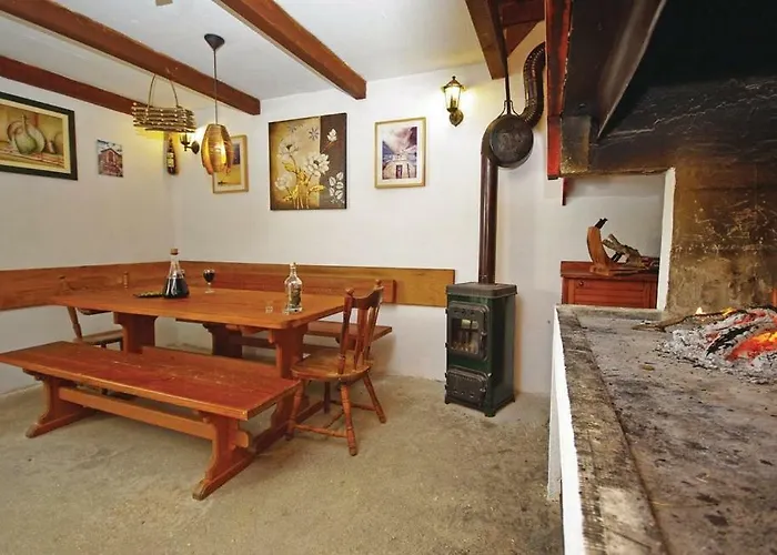 Em 公寓 马卡尔斯卡