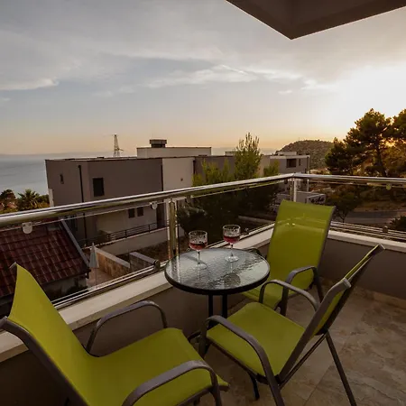 Apartment Em
