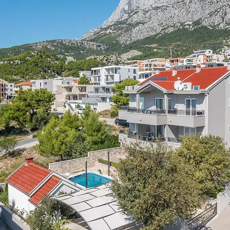 Apartment Em Makarska