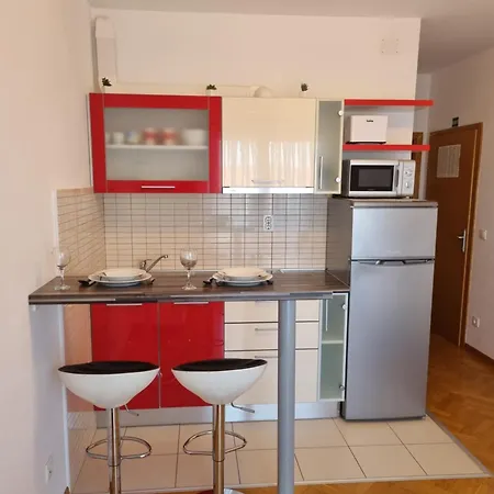 Apartment Em