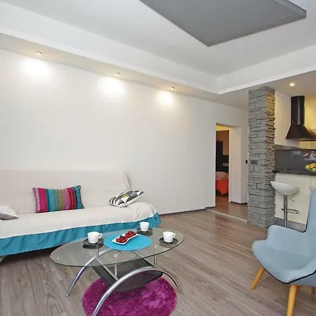 Em Apartment