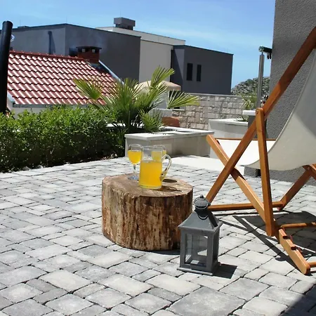 Em * Makarska