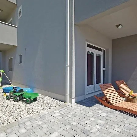 Em Apartment Makarska
